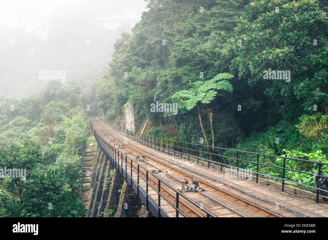 The peak tram funicular railway in hong kong hi-res stock photography ...