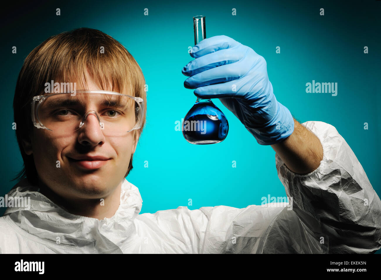 Scientist in laboratory showing hi-res stock photography and images - Alamy