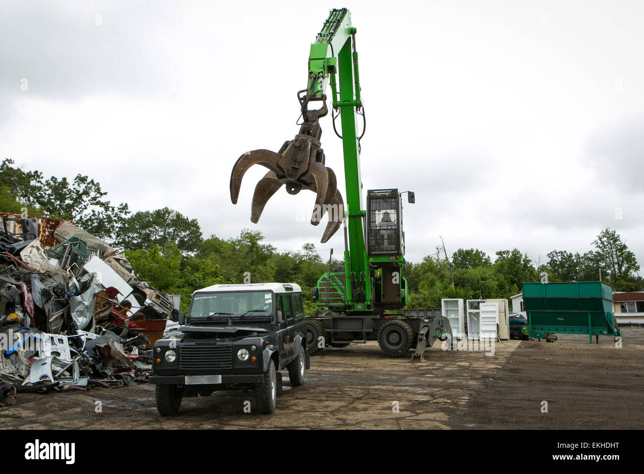 A Land Rover Defender was destroyed after being seized by U.S. Customs ...