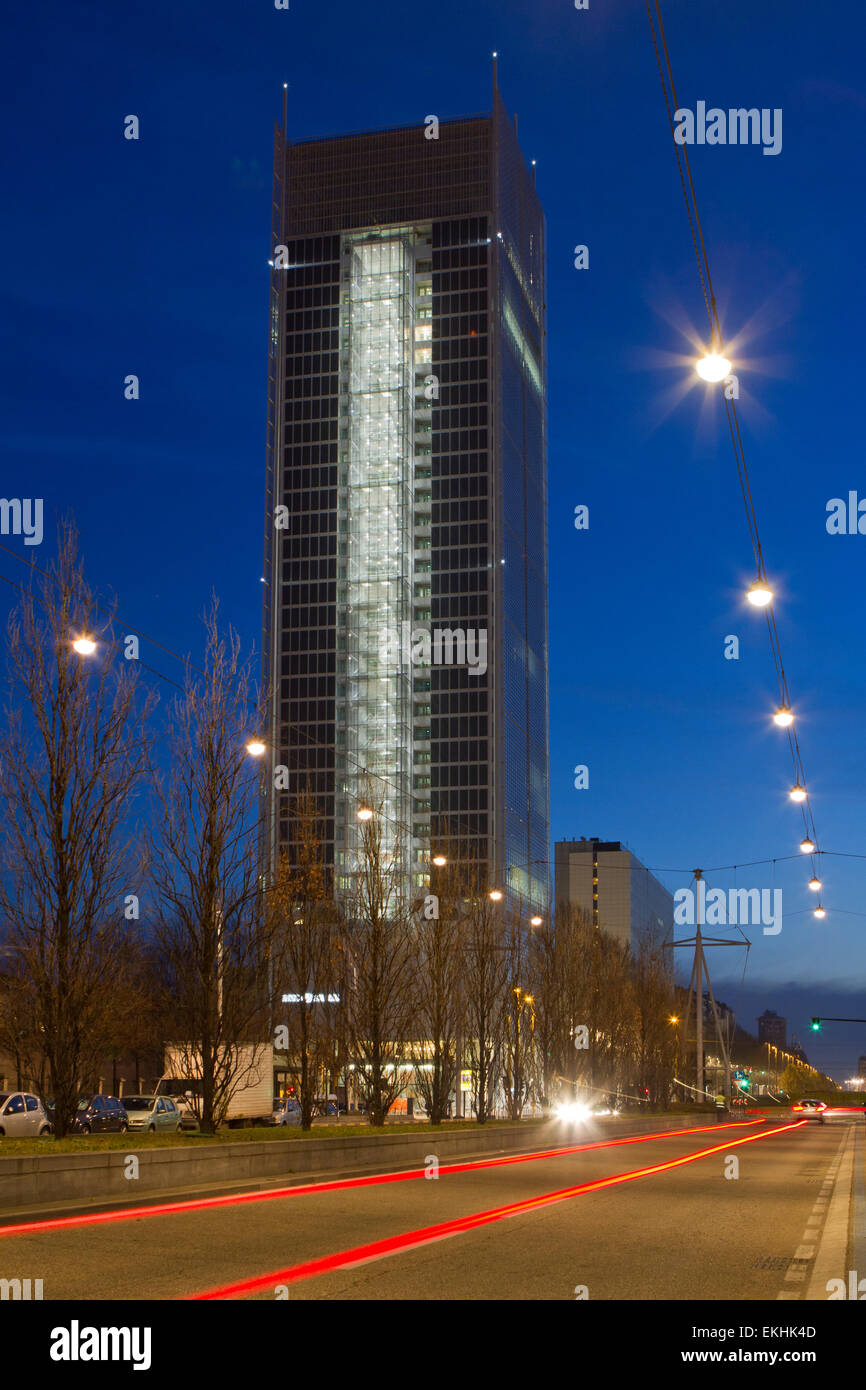 Intesa sanpaolo skyscraper torino hires stock photography and images