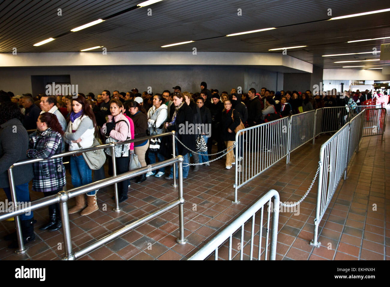 san-ysidro-pedestrian-border