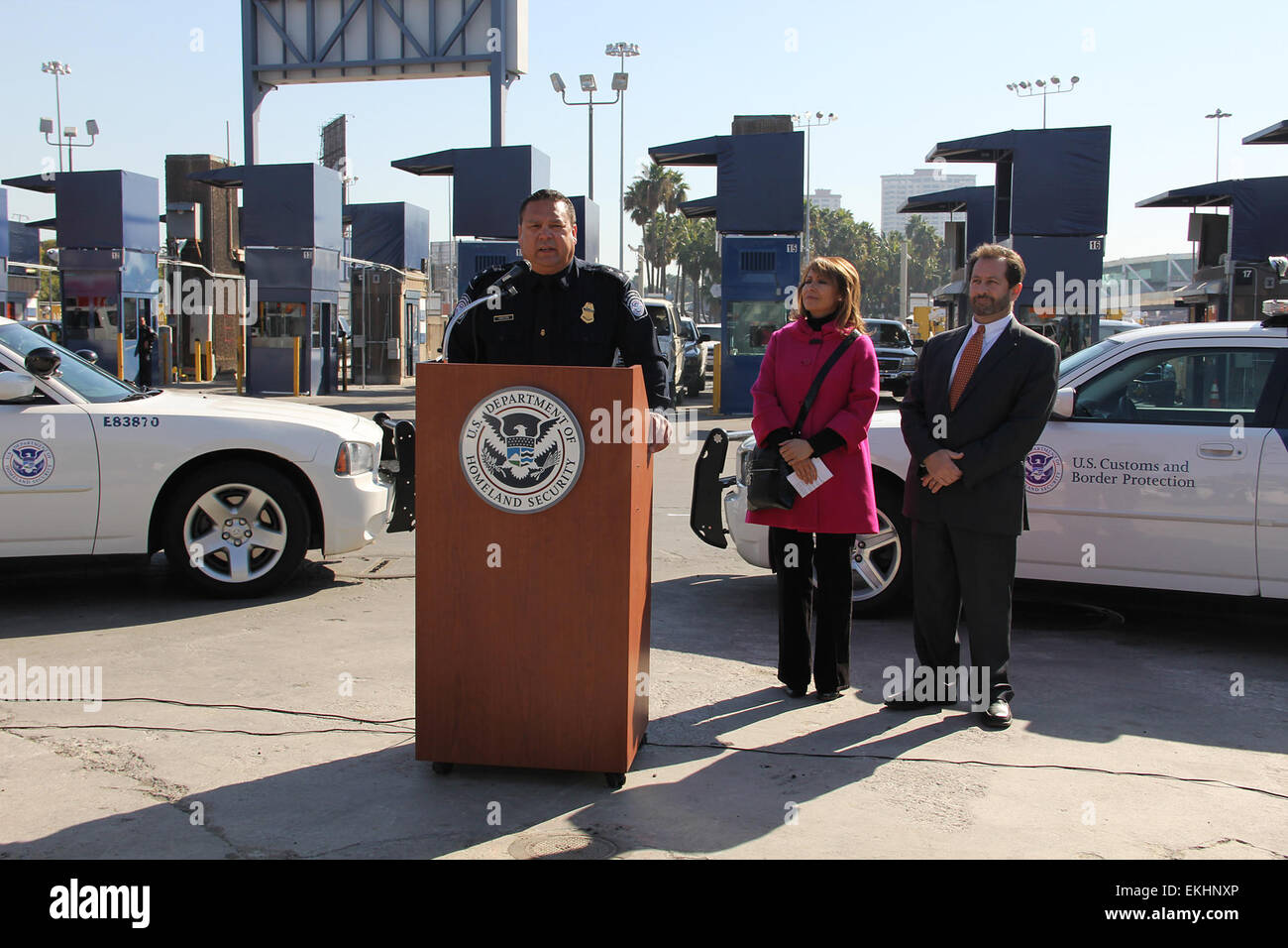 011812 SAN DIEGO — U.S. and Mexican government officials met with community stakeholders to
