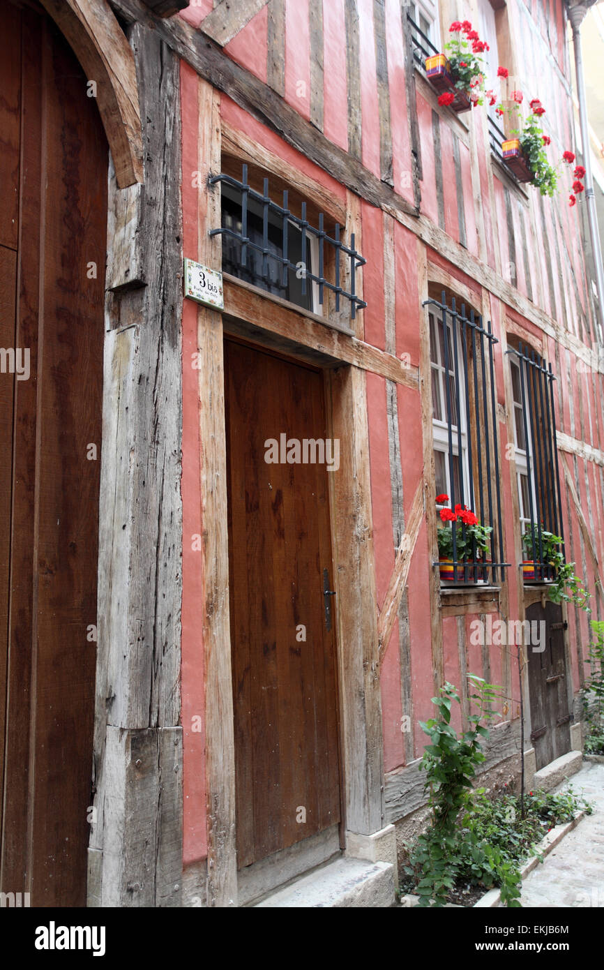 The medieval street La ruelle des chats, Troyes, France Stock Photo