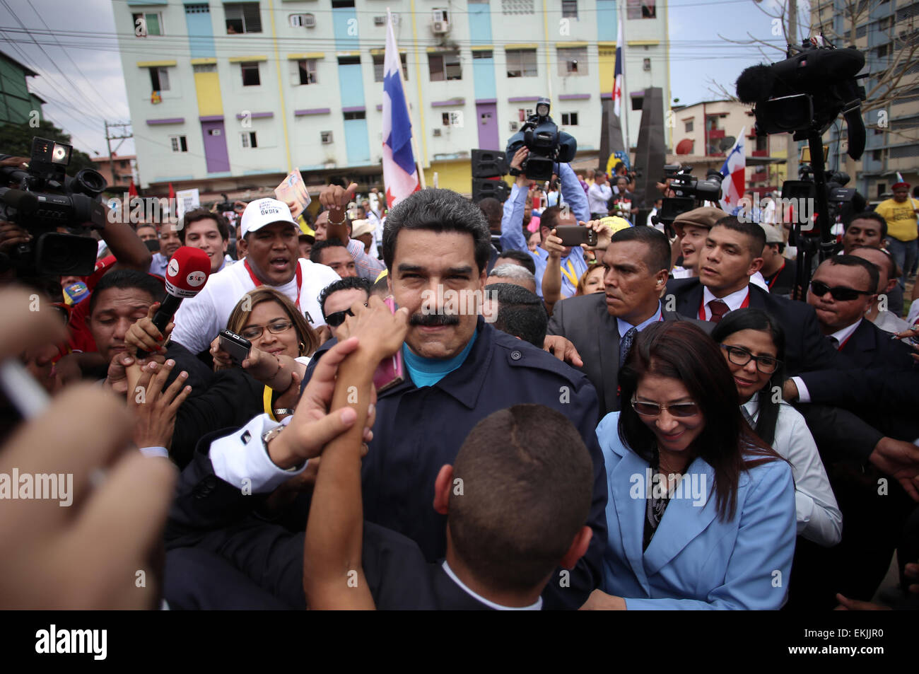 Panama City, Panama. 10th Apr, 2015. Venezuelan President Nicolas Maduro (C) attends a tribute to civilians killed in the US military action against Panama in the neighborhood of El Chorrillo, in Panama City, capital of Panama, on April 10, 2015. Nicolas Maduro is in Panama to attend the 7th Summit of the Americas held from April 10 to 11. © Mauricio Valenzuela/Xinhua/Alamy Live News Stock Photo
