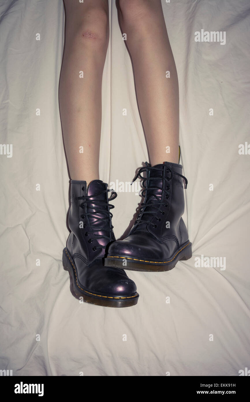 dr martens girls