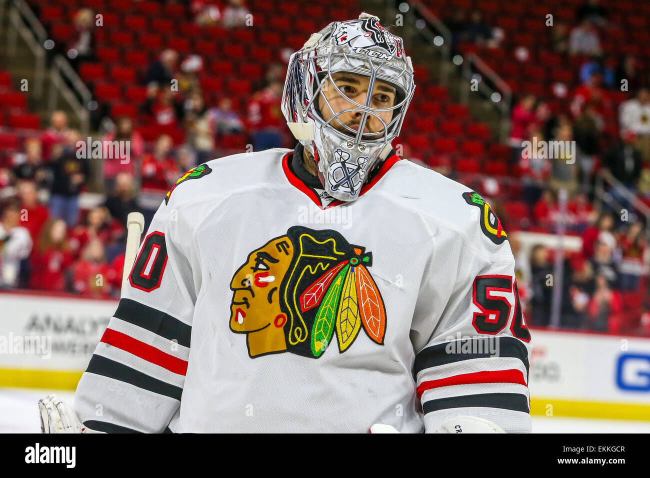 Corey Crawford hoists the Cup! #ONEGOAL  Chicago blackhawks hockey,  Chicago blackhawks, Blackhawks hockey