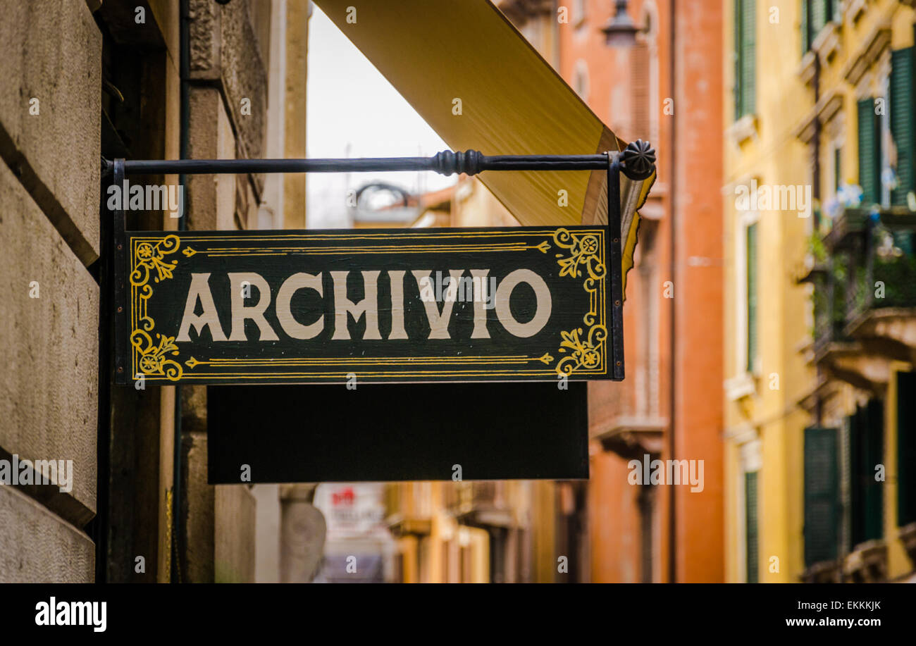 Rustic sign hi-res stock photography and images - Alamy