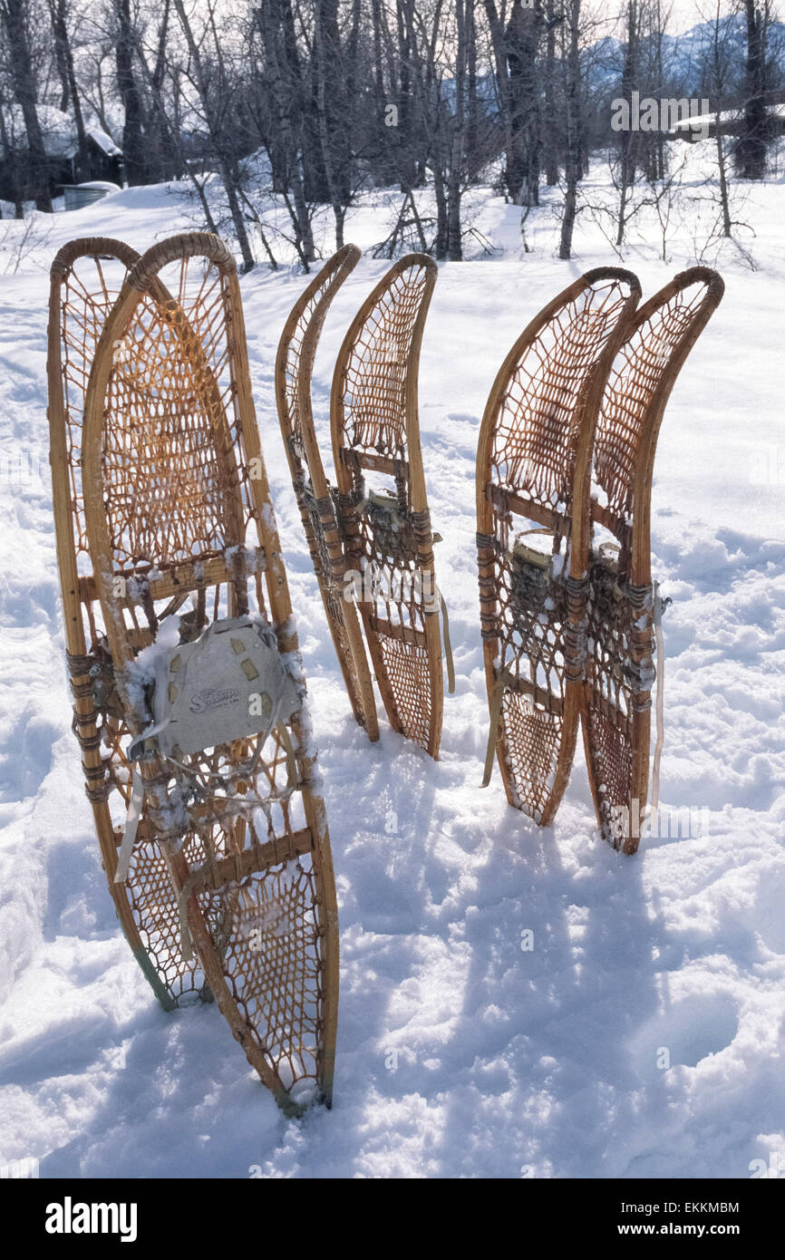 Wood snowshoes hires stock photography and images Alamy