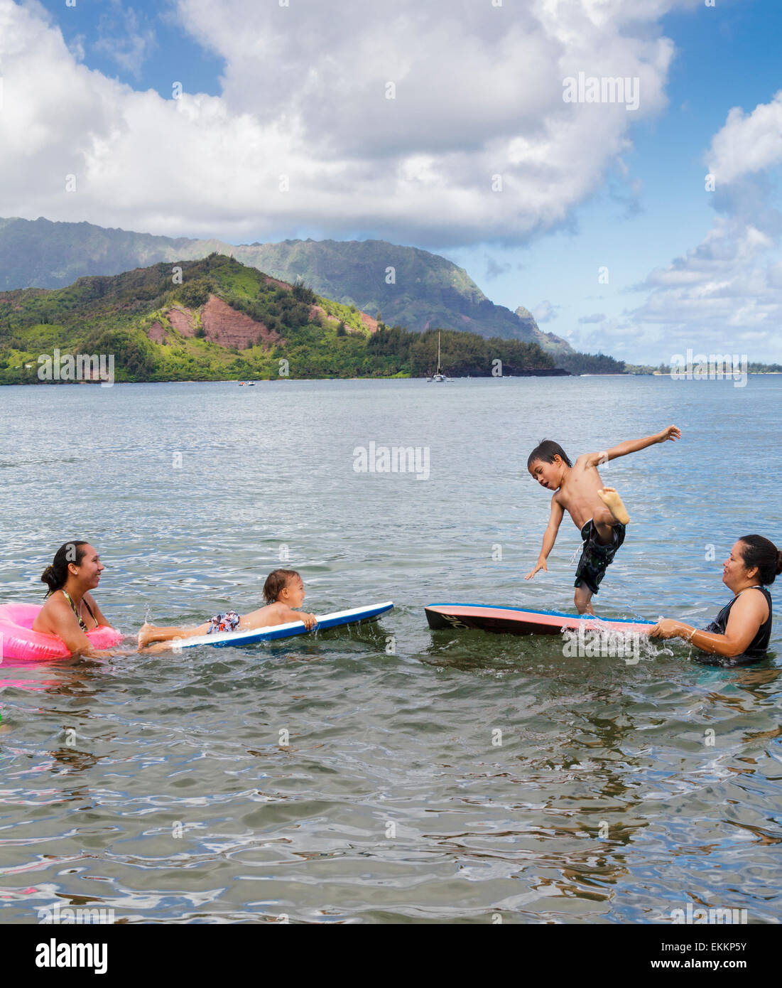 Hanalei bay kauai hawaii surfing hires stock photography and images