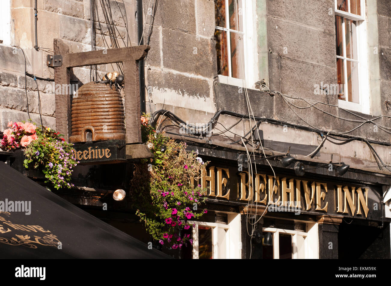 The Beehive Inn in Edinburgh's Grassmarket Square. Stock Photo