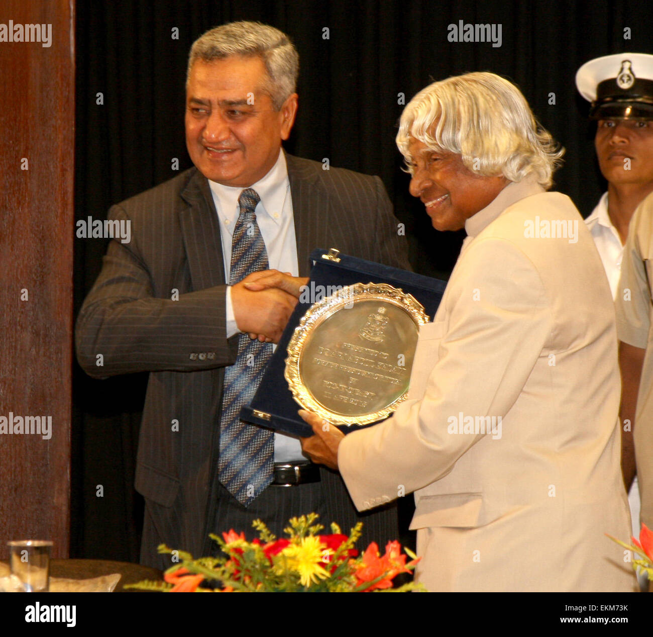 Dr. APJ Abdul Kalam, Former President of India receiving Memento from Vice Admiral Satish Soni, FOC-in-C, Eastern Naval Command at the 5th Admiral AK Chatterji Memorial Lecture at Bhasha Bhavan, National Library on Sunday. Stock Photo