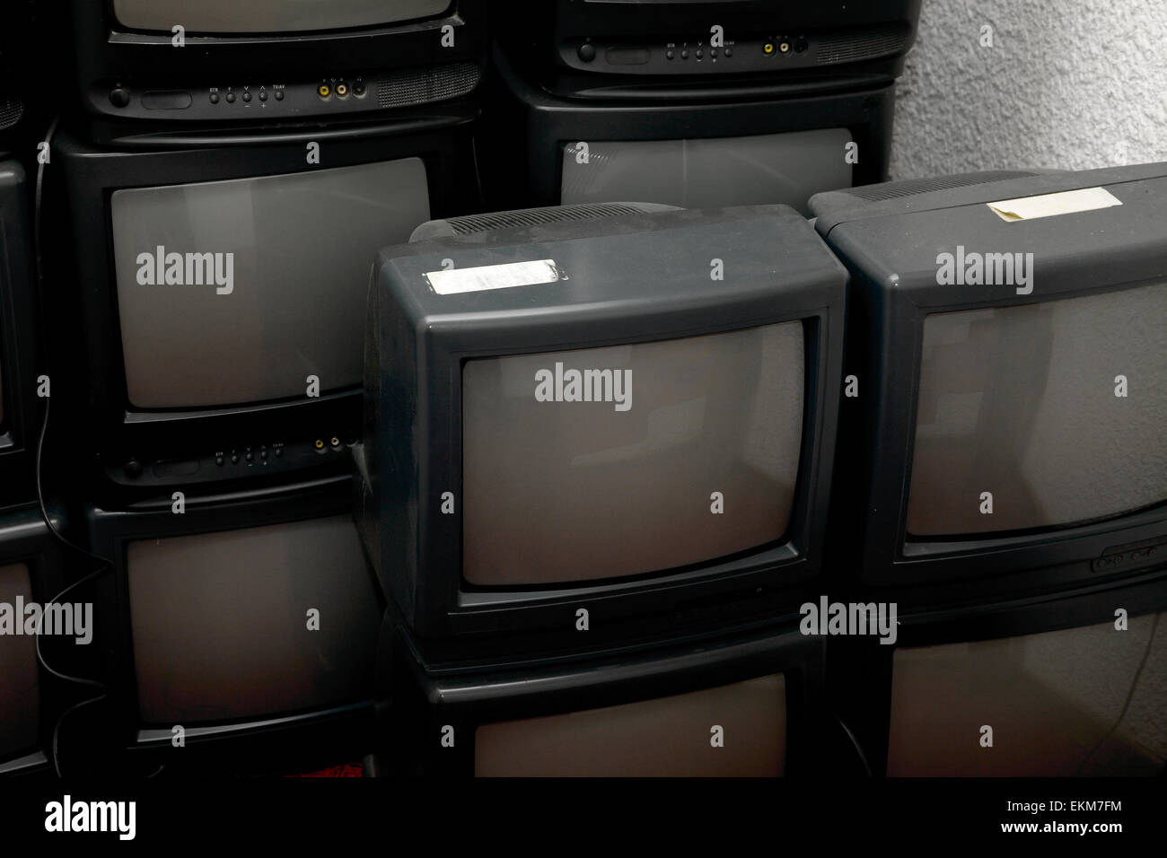 Television sets pile hires stock photography and images Alamy