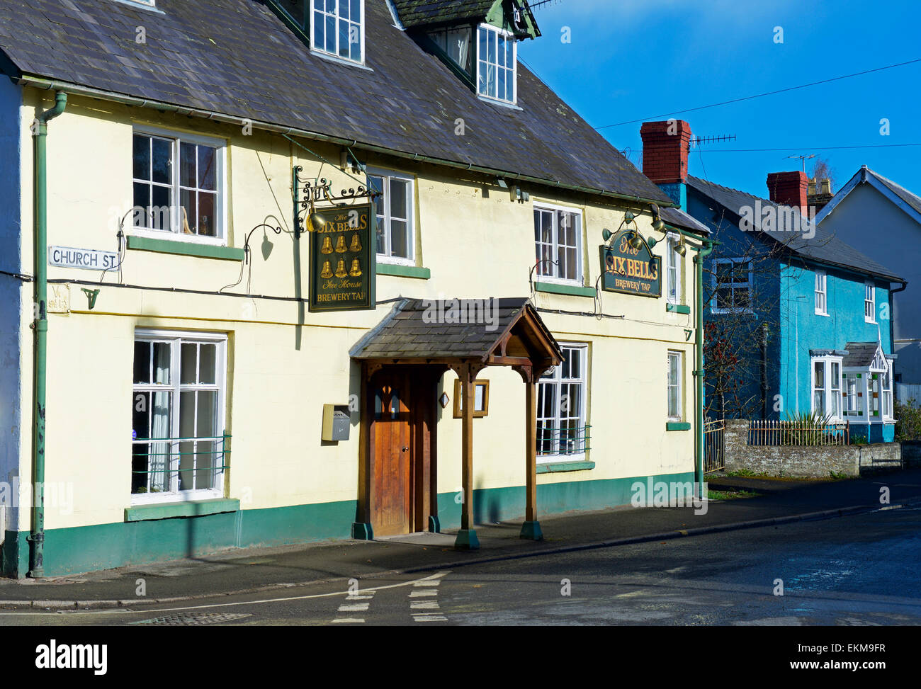 The Six Bells pub and Brewery Tap, Bishops Castle, Shropshire, England UK Stock Photo