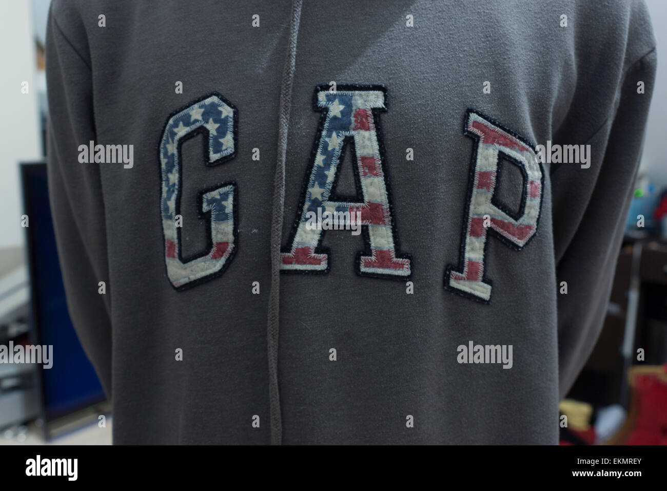 gap logo jumper