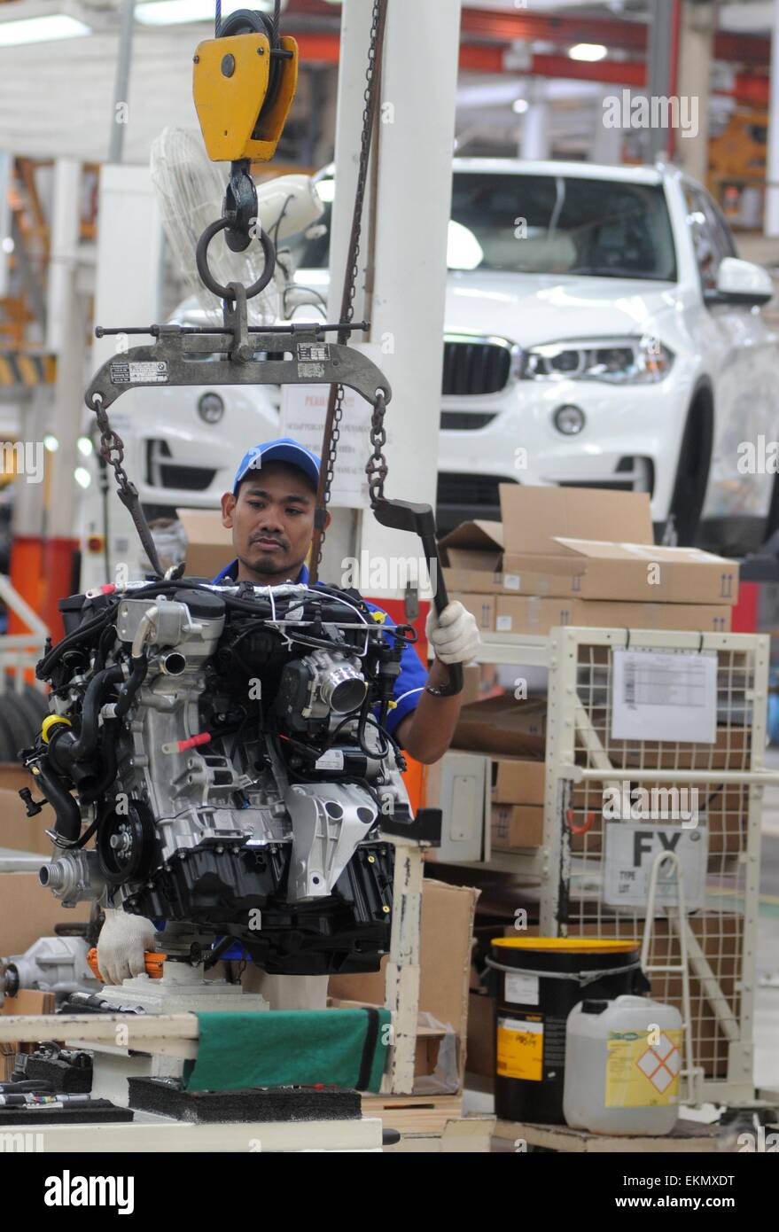 Jakarta, Indonesia. 10th Apr, 2015. JAKARTA, INDONESIA - APRIL 13 : Workers assemble the third generation of BMW X5 Advance Diesel automobile on the production line at the Bayerische Motoren Werke (BMW) factory on April 10, 2015 in Jakarta, Indonesia. © Sijori Images/ZUMA Wire/Alamy Live News Stock Photo