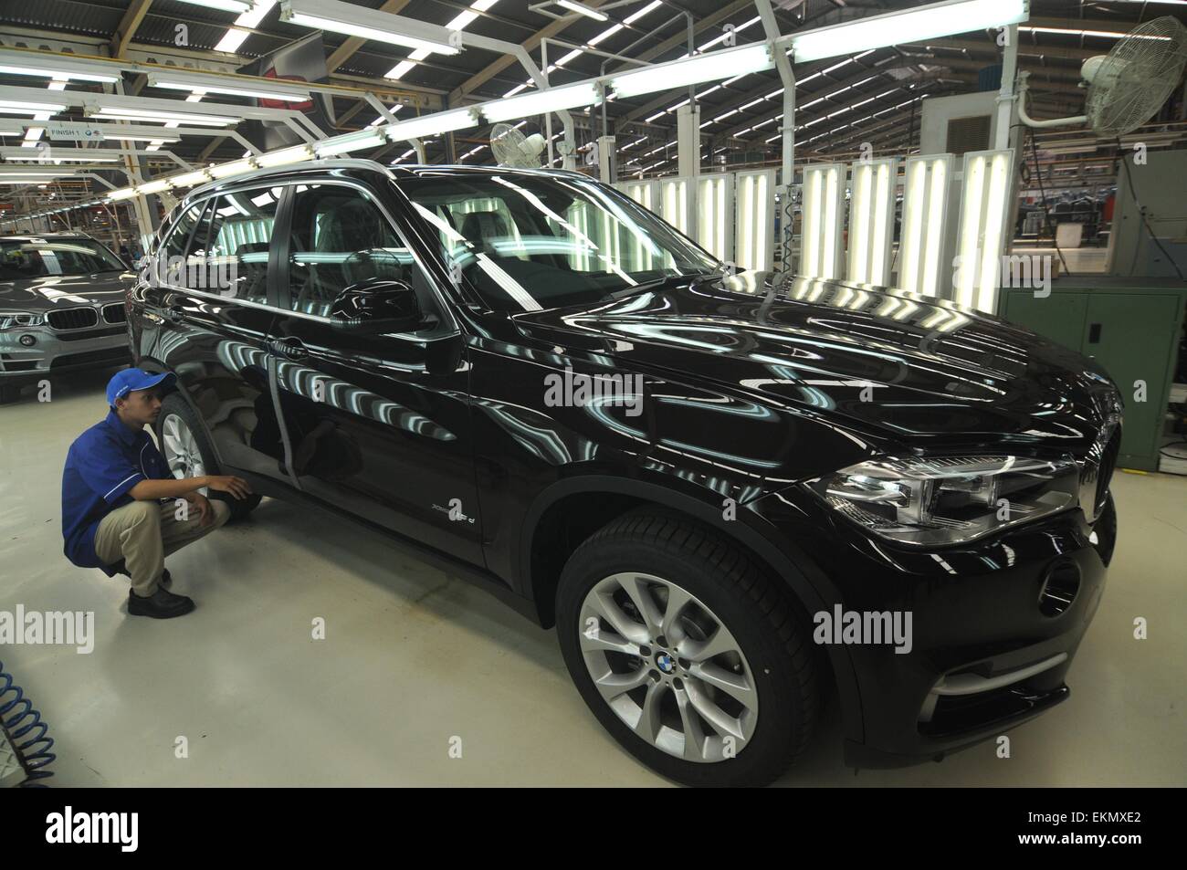 Jakarta, Indonesia2. 10th Apr, 2015. JAKARTA, INDONESIA - APRIL 13 : Workers assemble the third generation of BMW X5 Advance Diesel automobile on the production line at the Bayerische Motoren Werke (BMW) factory on April 10, 2015 in Jakarta, Indonesia. © Sijori Images/ZUMA Wire/Alamy Live News Stock Photo