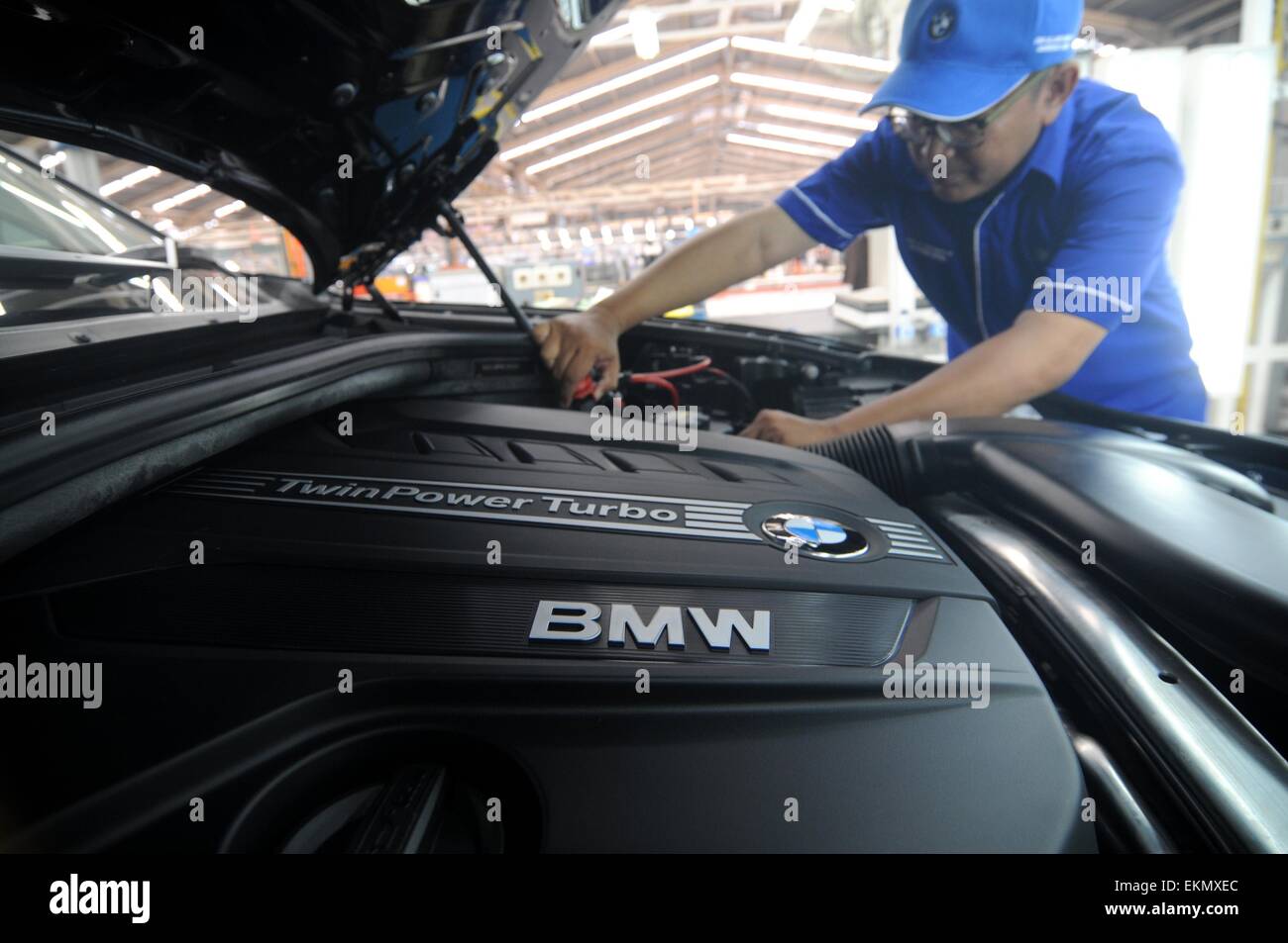 Jakarta, Indonesia. 10th Apr, 2015. JAKARTA, INDONESIA - APRIL 13 : Workers assemble the third generation of BMW X5 Advance Diesel automobile on the production line at the Bayerische Motoren Werke (BMW) factory on April 10, 2015 in Jakarta, Indonesia. © Sijori Images/ZUMA Wire/Alamy Live News Stock Photo