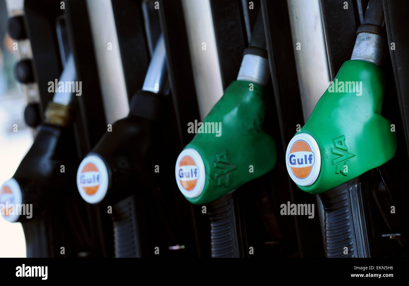 Gulf filling station Stock Photo - Alamy