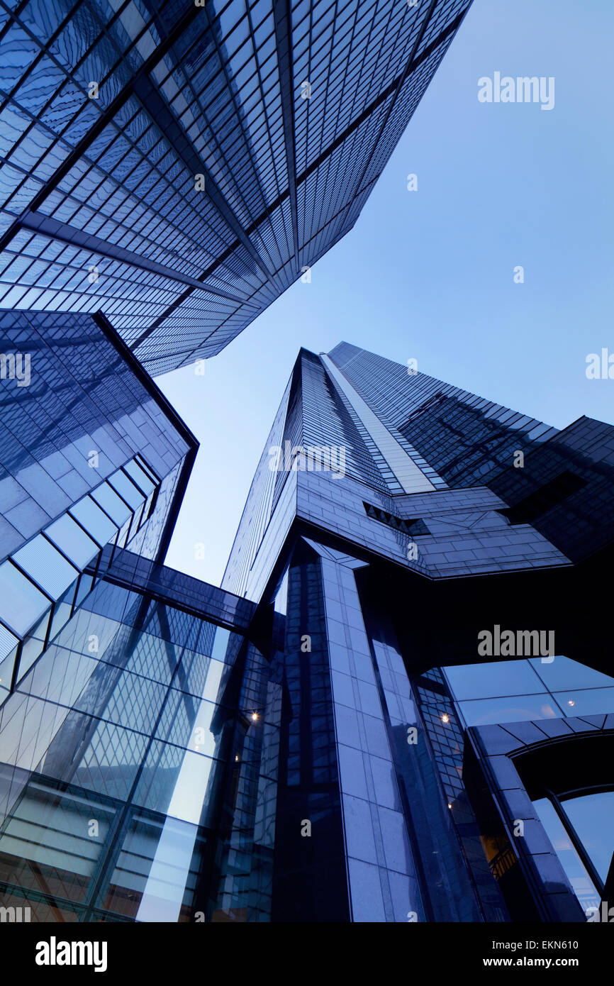 Office and apartment building hi-res stock photography and images - Alamy