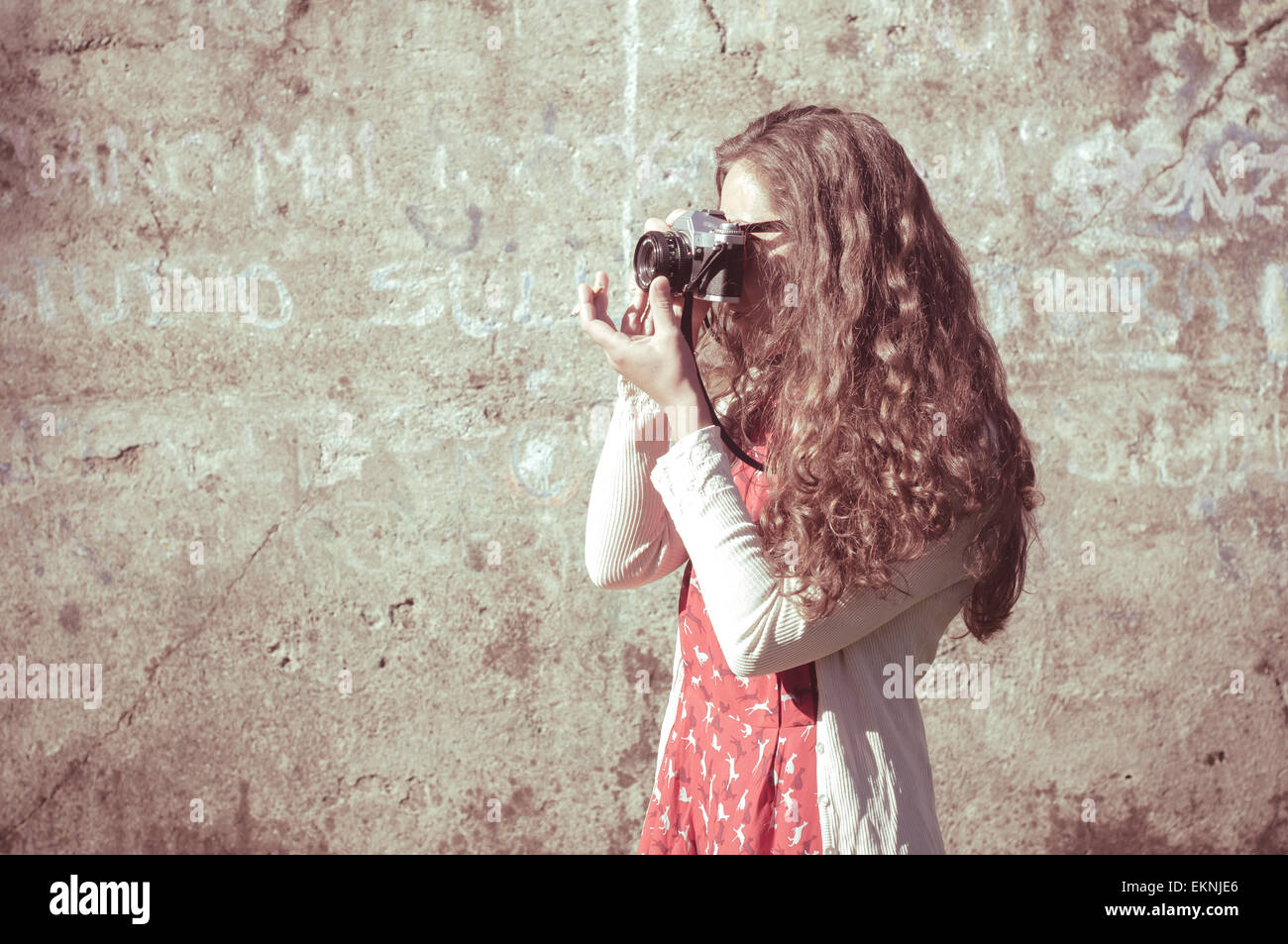 Vintage woman old camera hi-res stock photography and images - Alamy