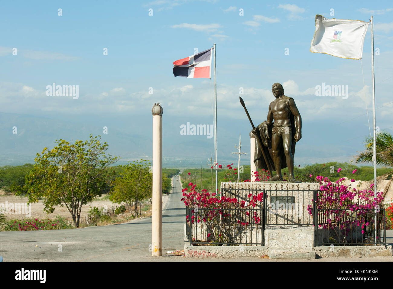 Dominikanische Republik, Südwesten, Halbinsel Baoruco, Statue des indianischen Nationalhelden Enriquillo an der Strasse von Bara Stock Photo