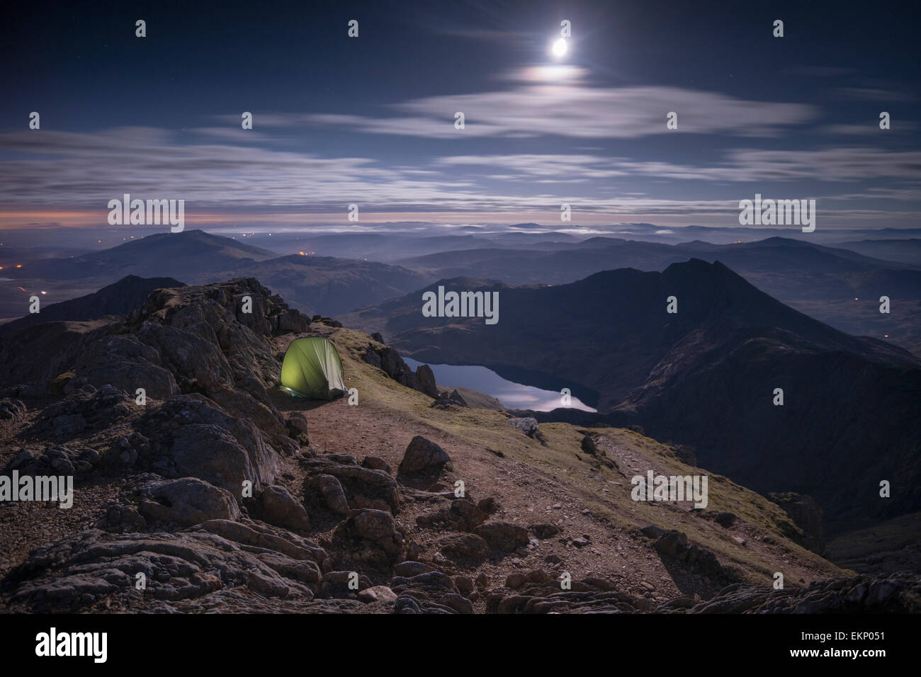 Summit wild camp on Garnedd Ugain, Snowdon Massif, Snowdonia National Park, Wales, UK Stock Photo