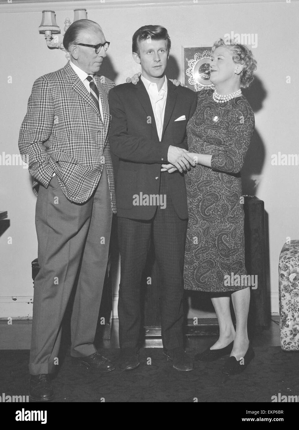 English pop singer Johnny Leyton with his separated mother and father Stanley and Mary. October 1961. Stock Photo
