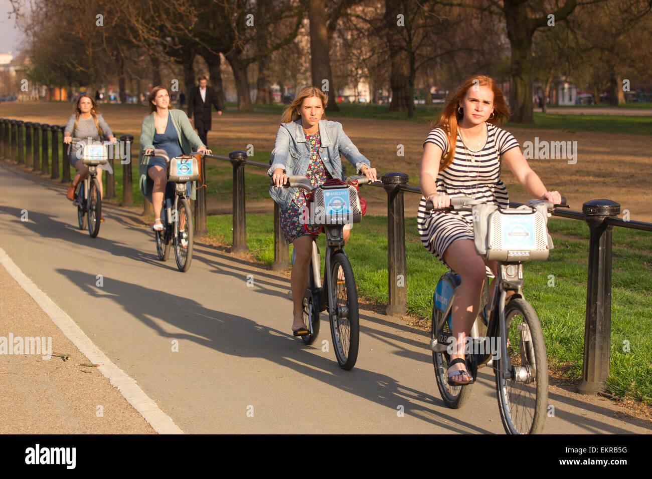 Cycling hyde park london hi res stock photography and images Alamy