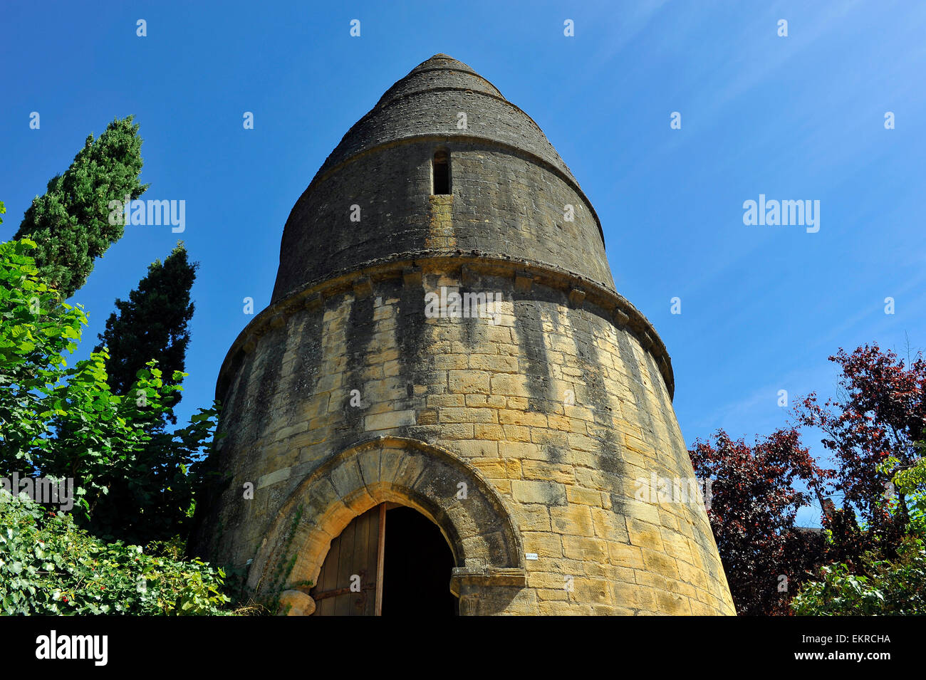 Lanterne des morts hires stock photography and images Alamy