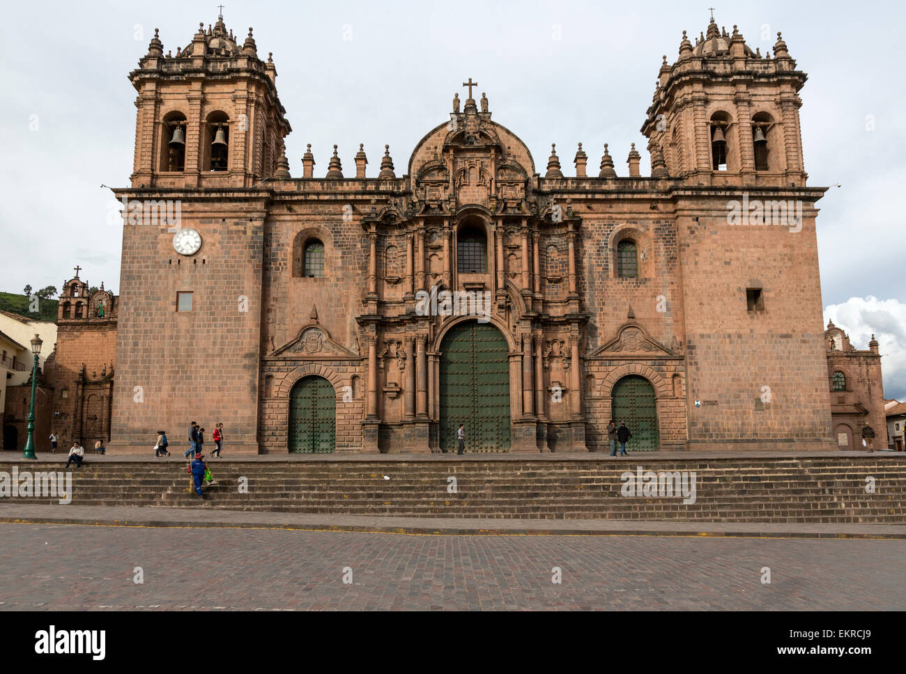 cathedral-basilica-cusco-hi-res-stock-photography-and-images-alamy