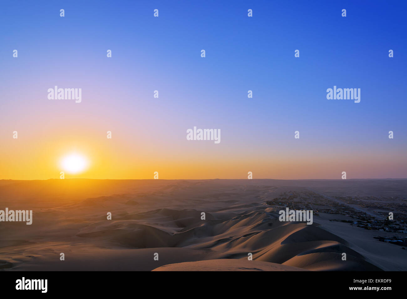 Dune buggy in sand dunes hi-res stock photography and images - Alamy