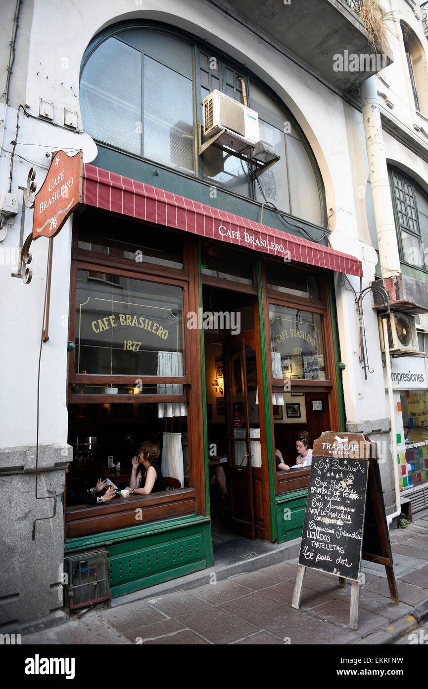 Montevideo. 13th Apr, 2015. Photo taken on April 13, 2015 shows the exterior view of 'Cafe Brasilero', which Uruguayan writer Eduardo Galeano used to visit, in the Ciudad Vieja, in Montevideo, capital of Uruguay. Uruguayan writer Eduardo Galeano, author of 'Open Veins of Latin America', died on Monday in Montevideo at 74 years old. © Nicolas Celaya/Xinhua/Alamy Live News Stock Photo
