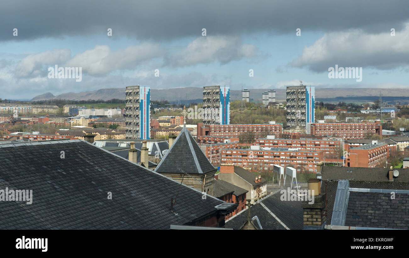 Urban view over glasgow social housing hi-res stock photography and ...