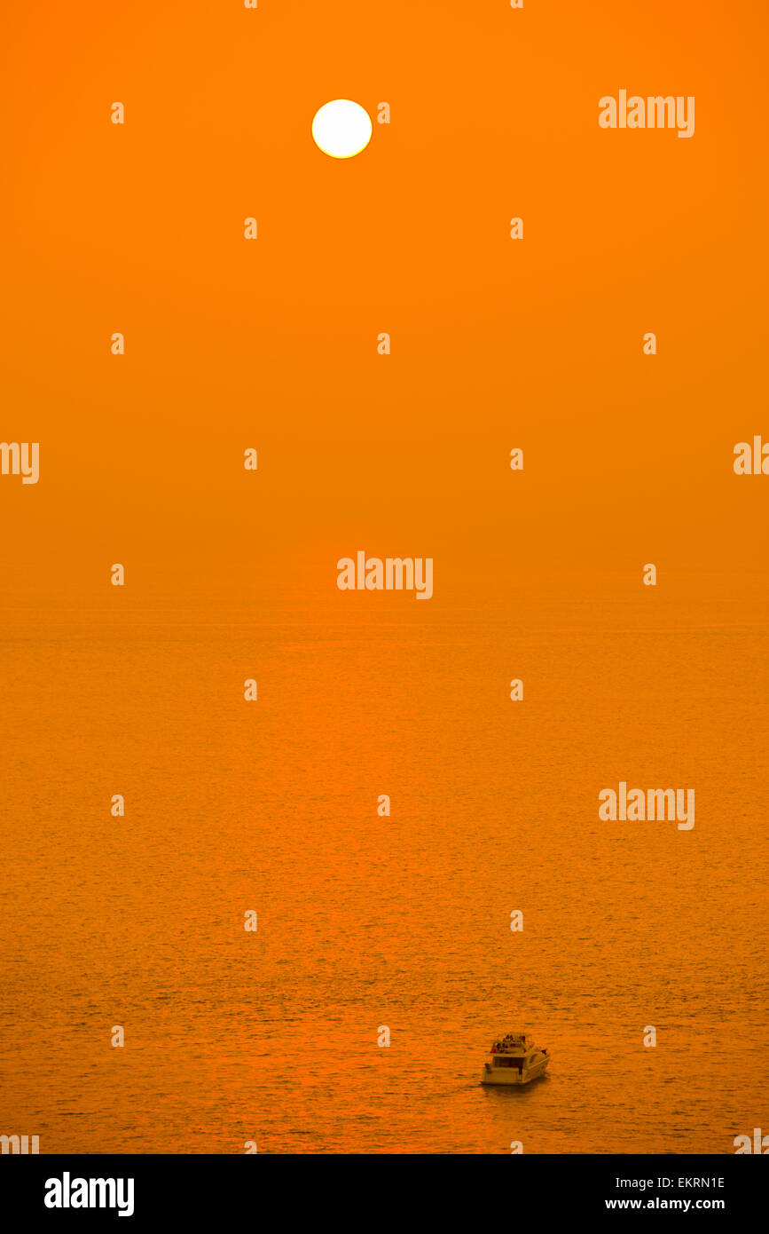 Sunset sky over sea landscape hi-res stock photography and images - Alamy