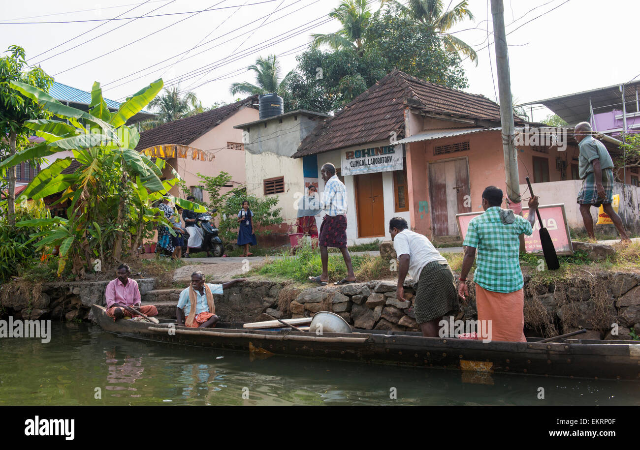 Life along the Backwaters of Kumarakom, Kerala India Stock Photo