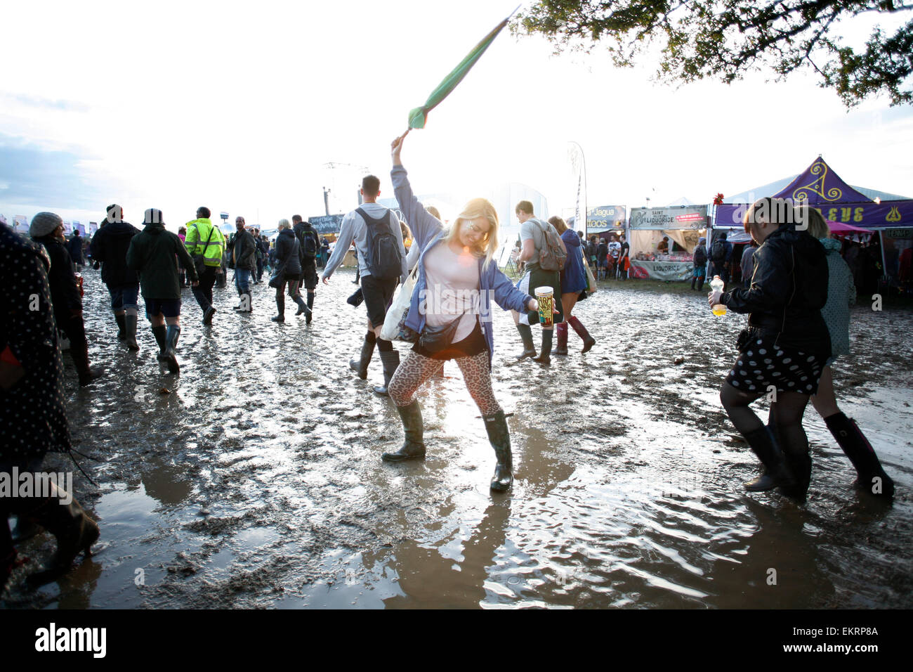 Glastonbury girl mud hi-res stock photography and images - Alamy