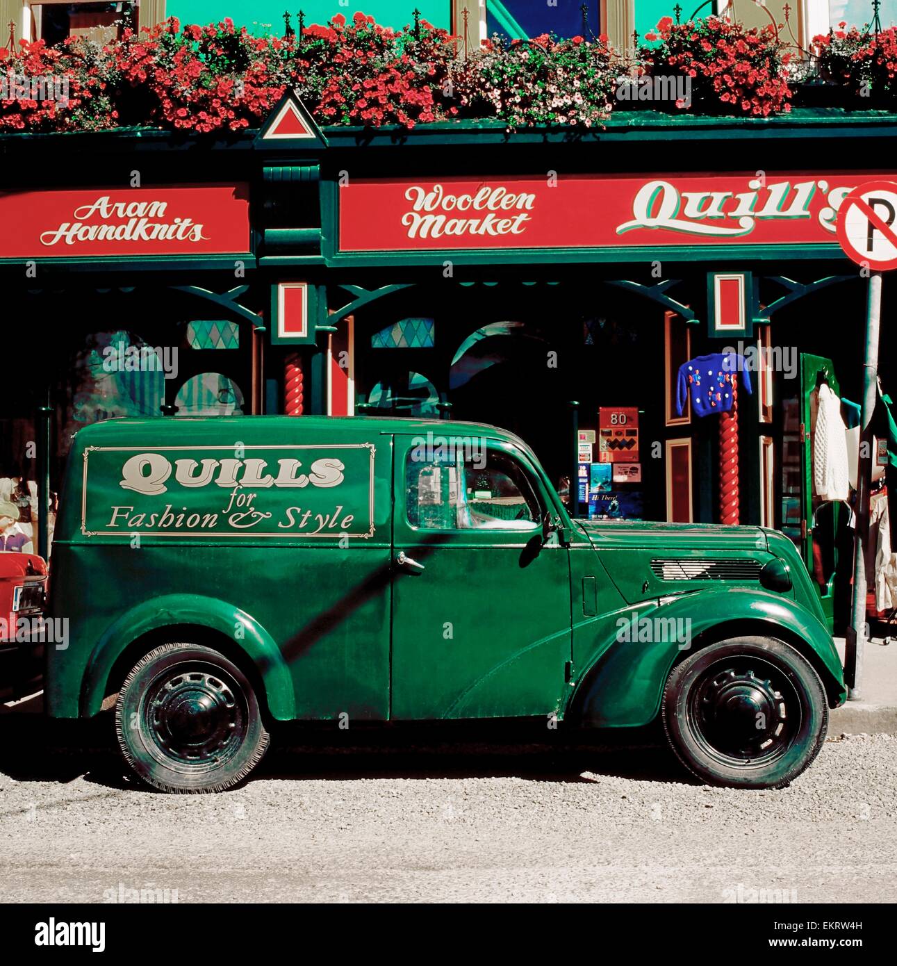 Kenmare, Co Kerry, Ireland, Quill's Green Van Stock Photo Alamy