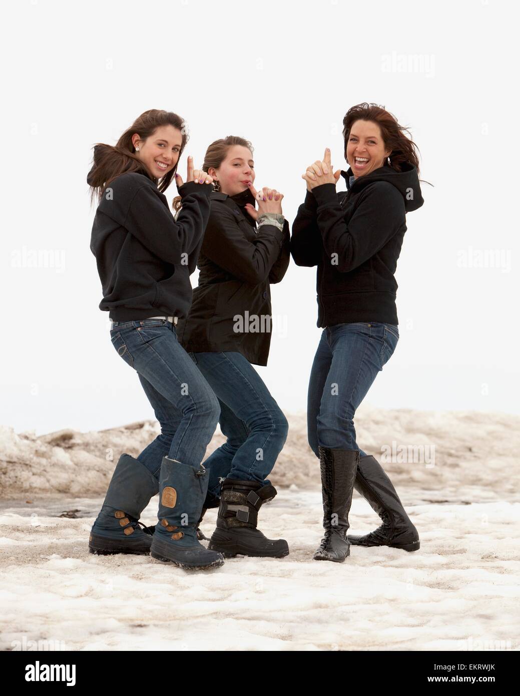 Charlie/s angels finger gun pose