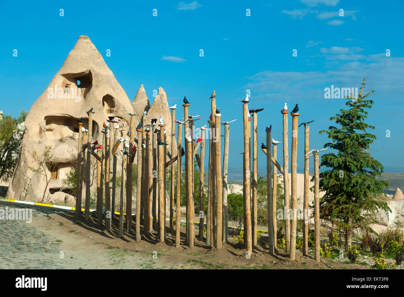 Türkei, Zentralanatolien, Kappadokien, Uchisar, zum Wohnraum ausgehöhlter Tuffkegel Stock Photo