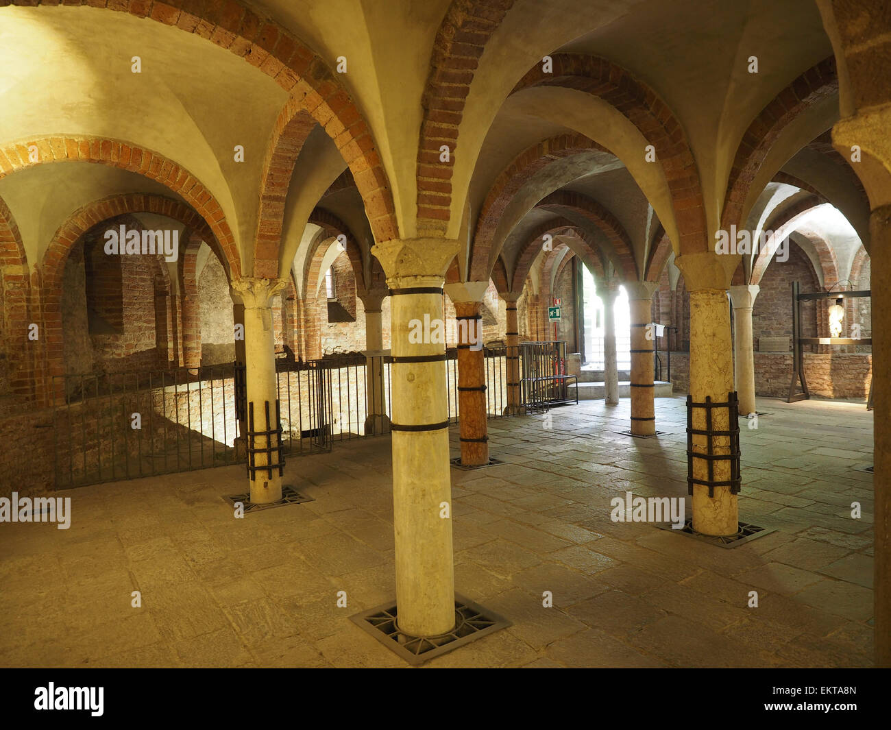 Cripta di San Giovanni in Conca crypt, Piazza Missori square, Milan