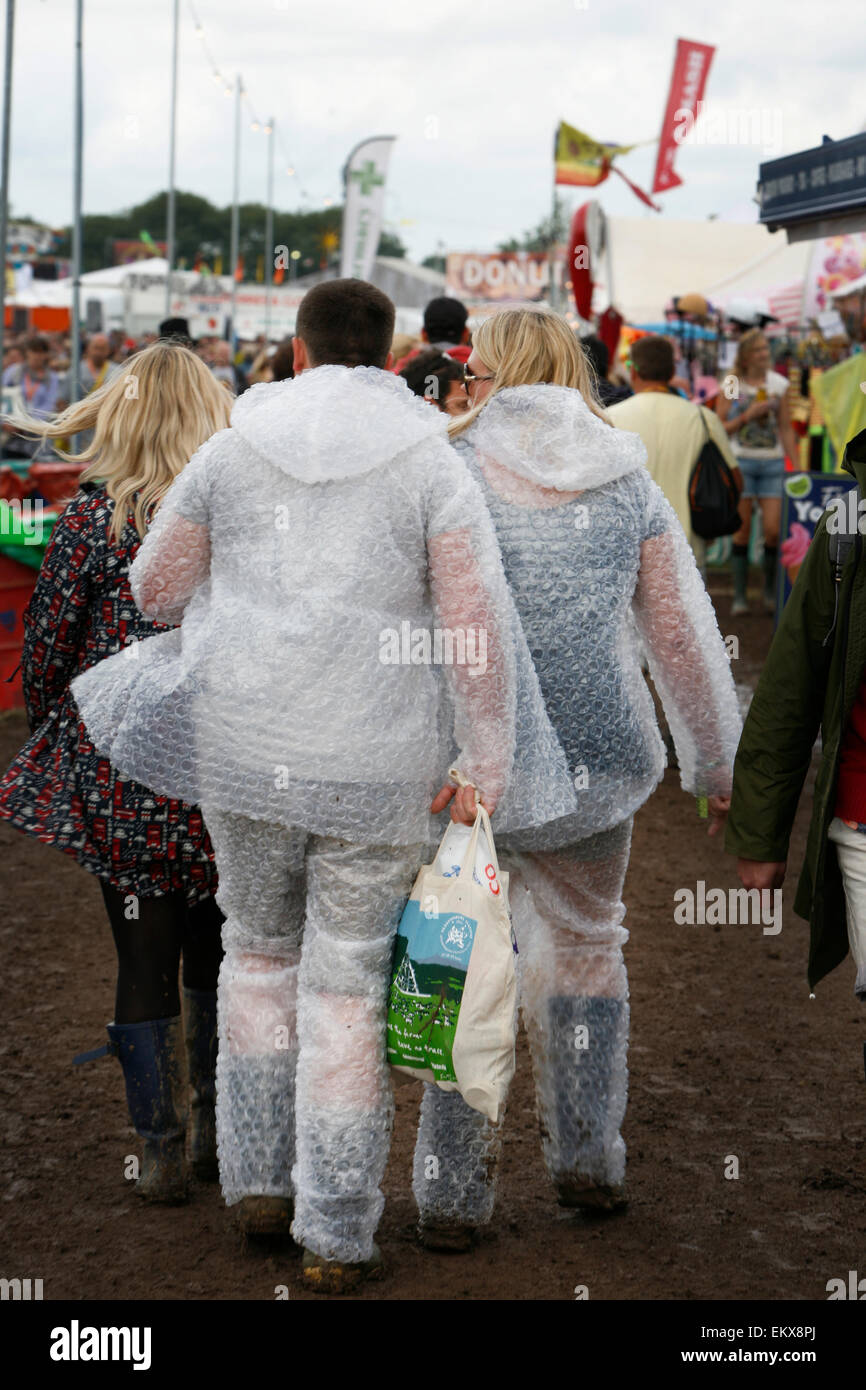 Glastonbury girl mud hi-res stock photography and images - Alamy