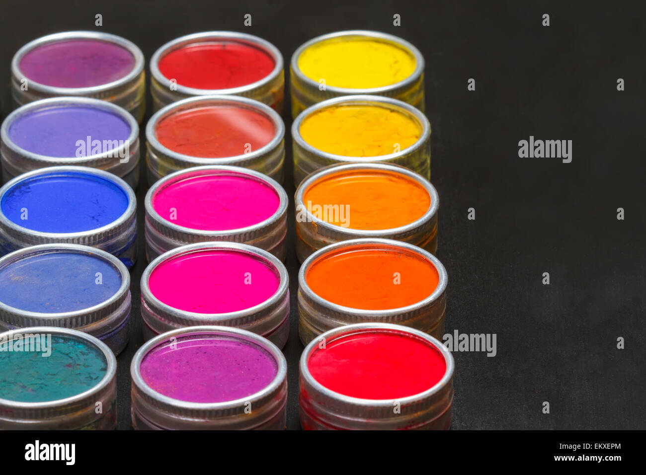 Paint Tin Display Stock Photos & Paint Tin Display Stock Images - Alamy