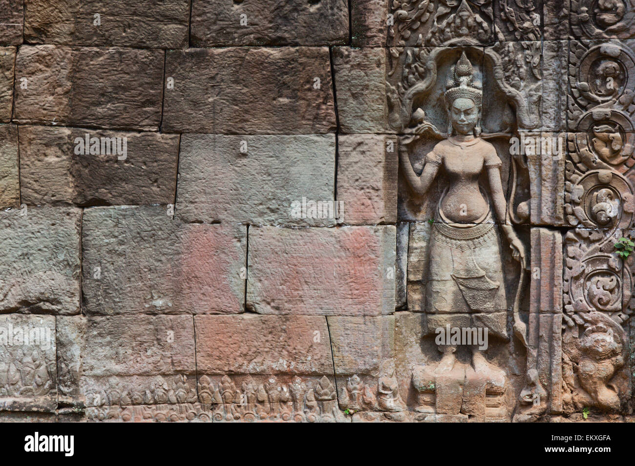 Detail of stone carvings in angkor wat hi-res stock photography 