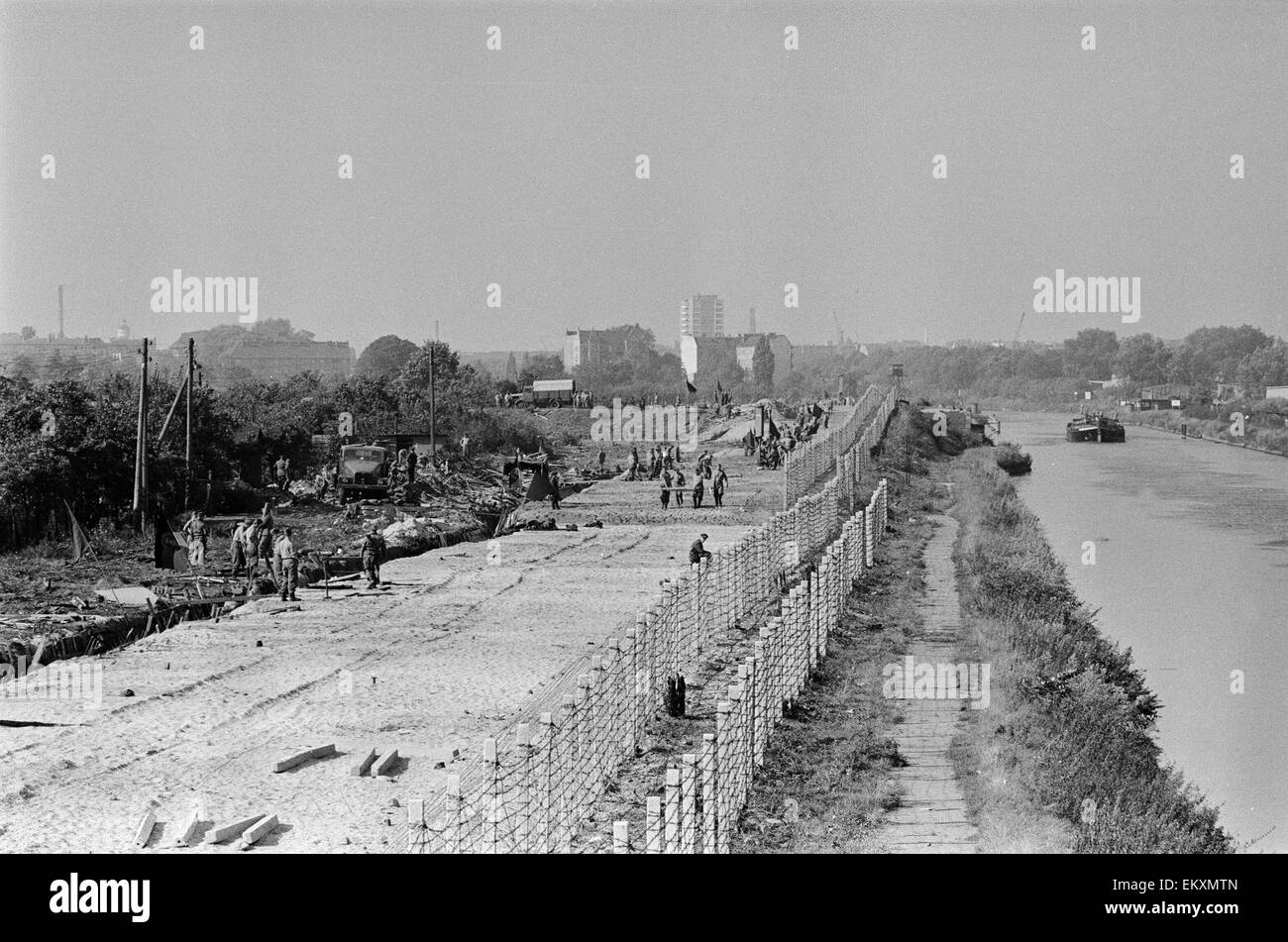 Berlin wall 1961 hires stock photography and images Alamy