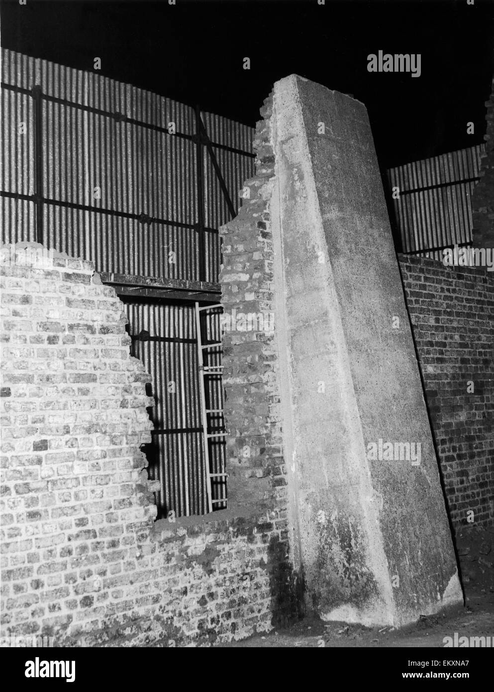 Hole in the wall at Worwood Scrubs prison where master spy George Blake escaped from. 4th November 1966 Stock Photo