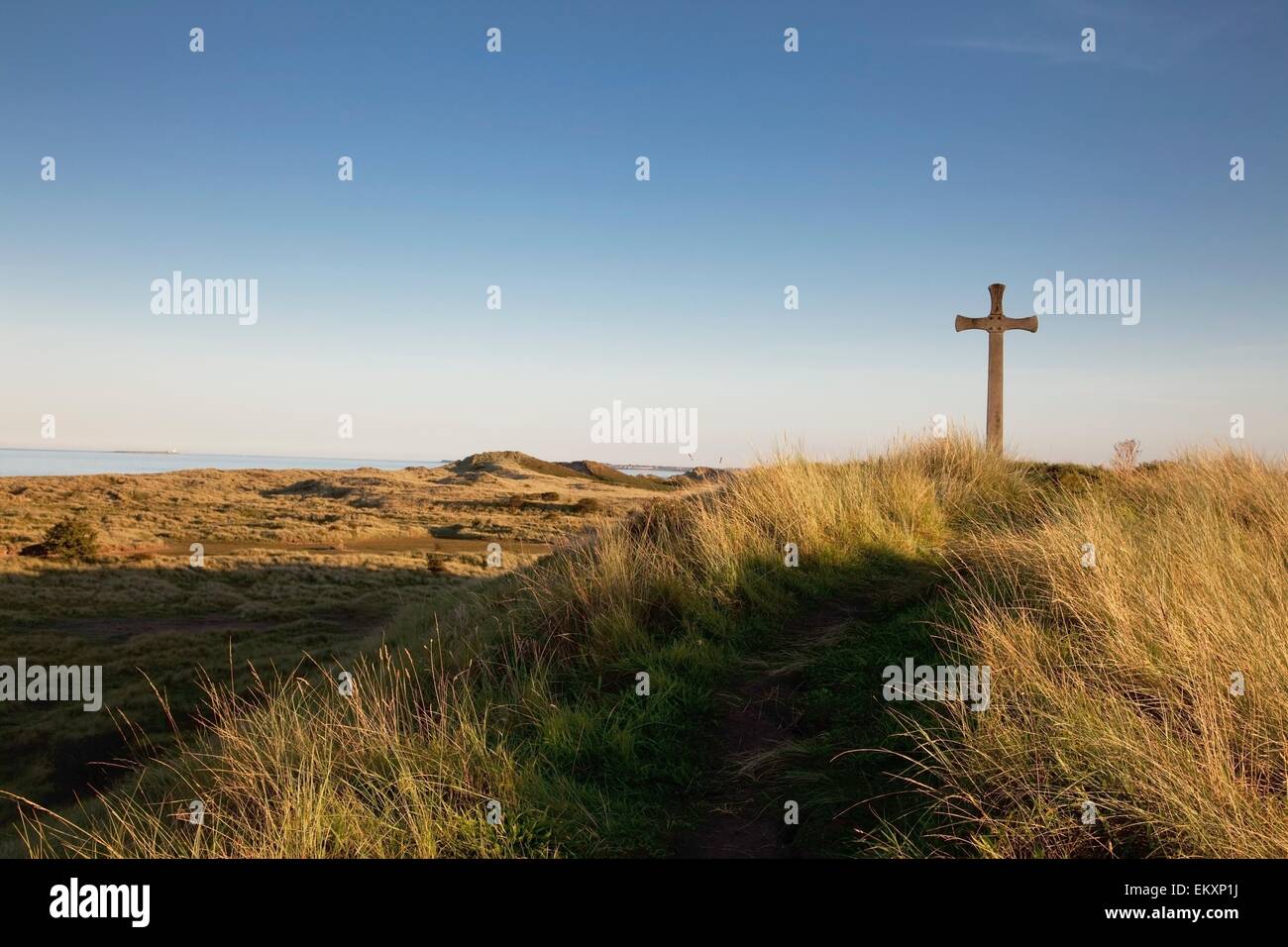 Cross on a hill hi-res stock photography and images - Alamy