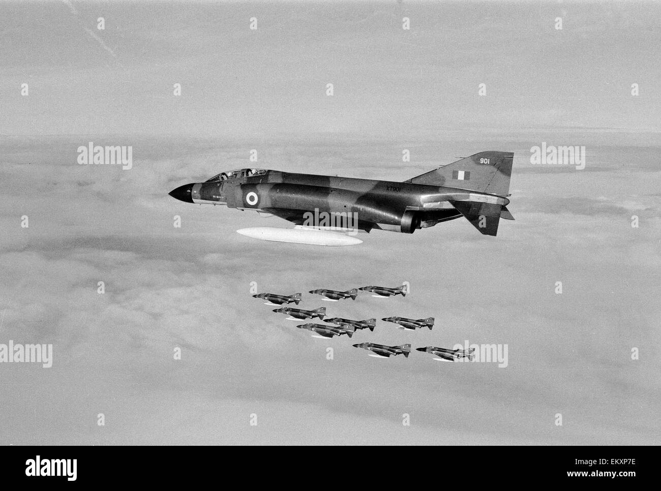 Raf cold war fighter Black and White Stock Photos & Images - Alamy