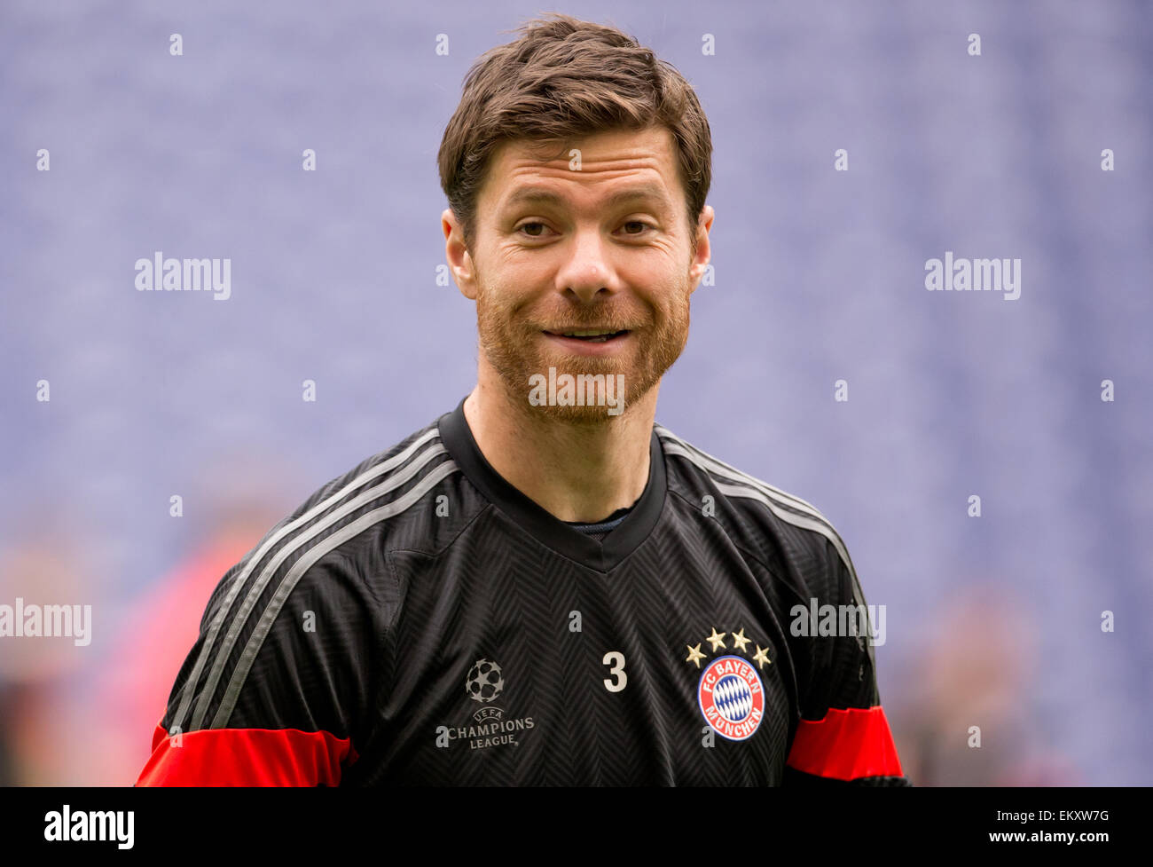 Porto, Portugal. 14th Apr, 2015. FC Bayern Munich's Xabi Alonso in action during a training session at Estadio do Dragao in Porto, Portugal, 14 April 2015. Bayern Munich will face FC Porto in the UEFA Champions League quarter final first leg soccer match April 15. Photo: Sven Hoppe/dpa/Alamy Live News Stock Photo