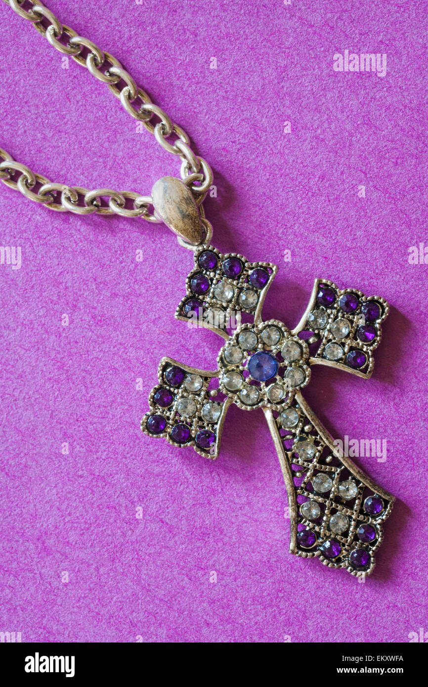 Cross necklace hires stock photography and images Alamy