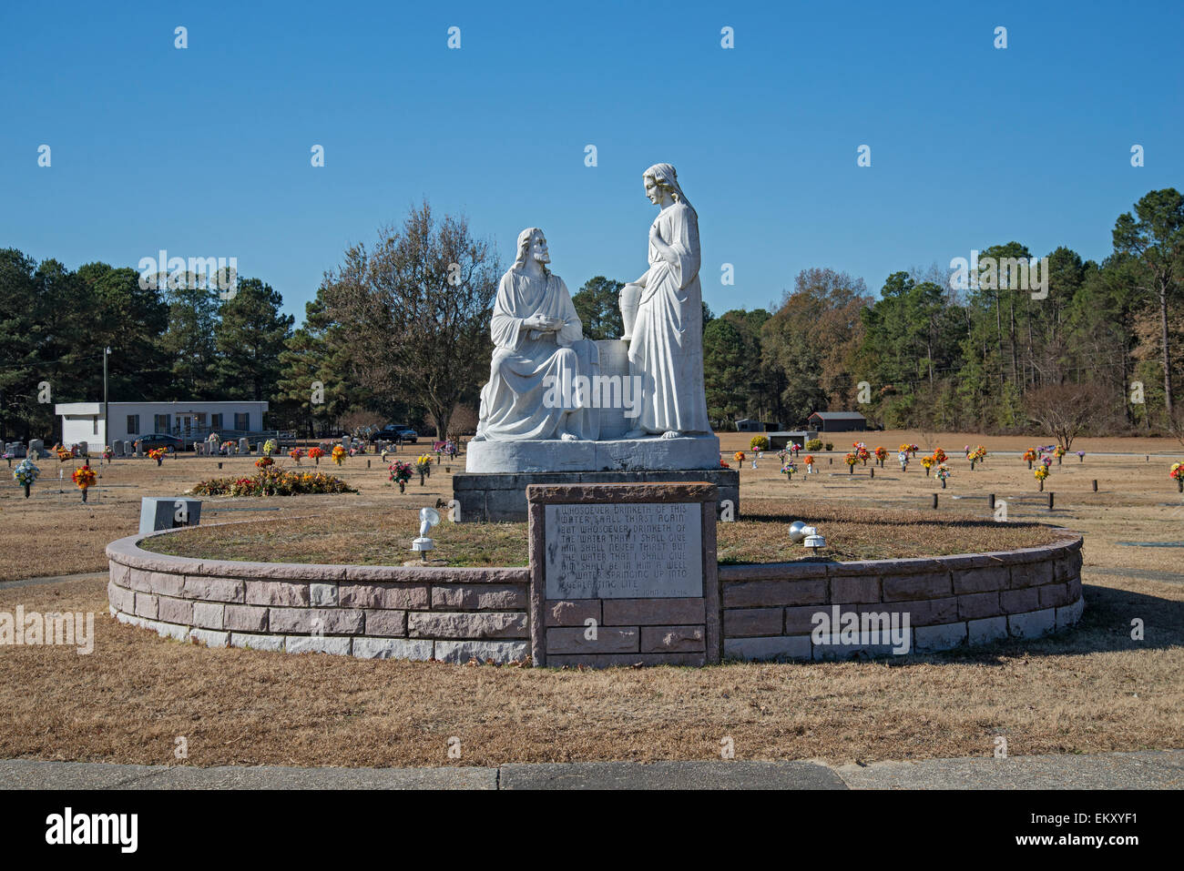 Jesus and the woman at the well statue in Grandview Memorial Park